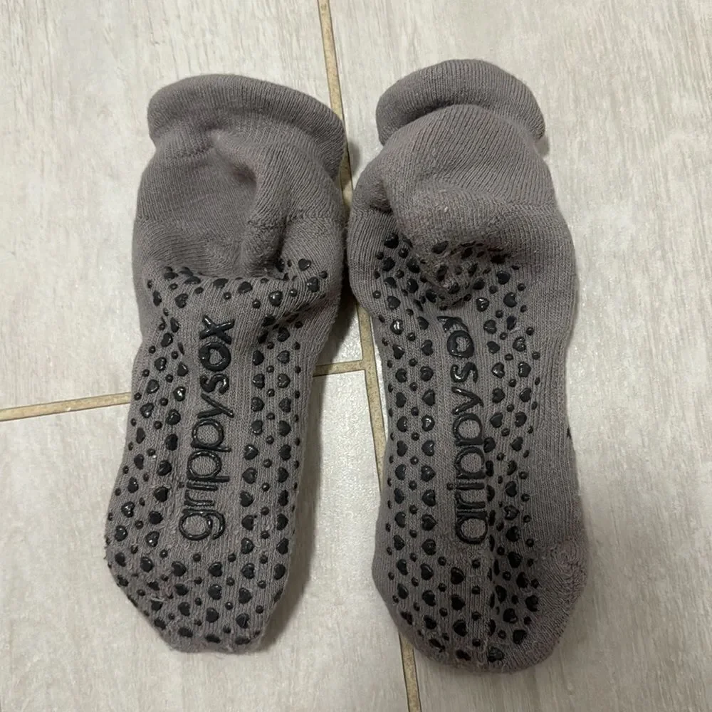 New worn once “grippy Sox” OS